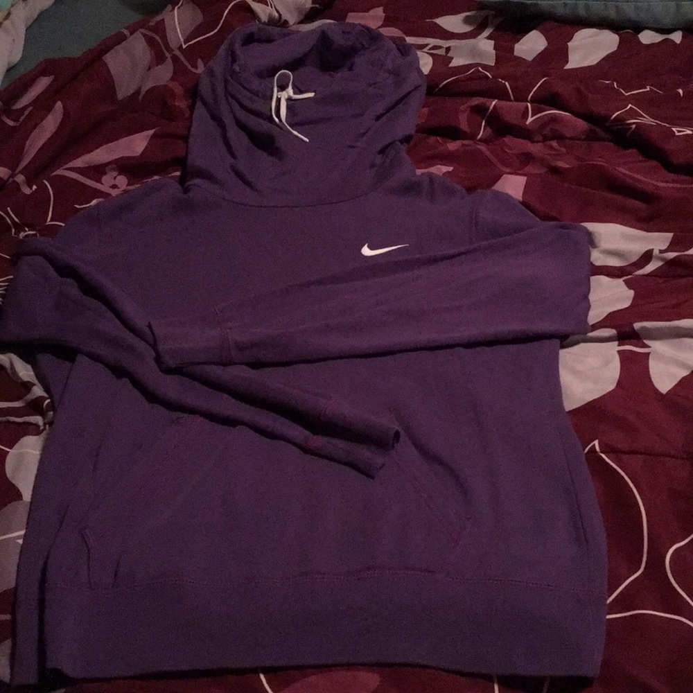 Gently worn super soft Nike hoodie in lovely purpl